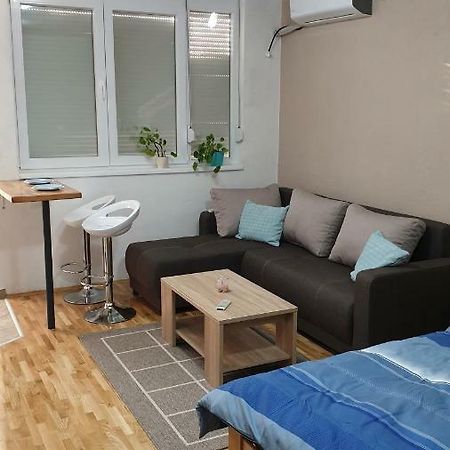 Apartments In City Center Kumanovo Esterno foto