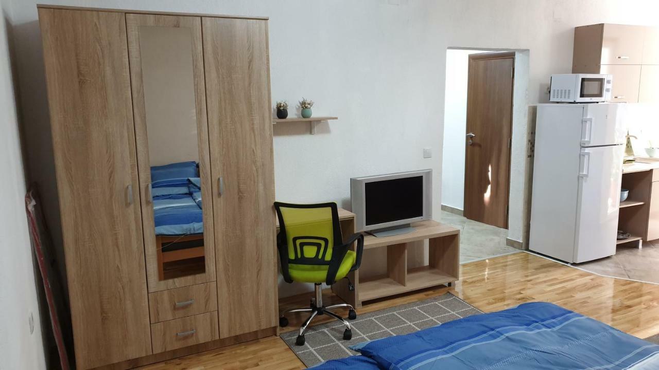 Apartments In City Center Kumanovo Esterno foto