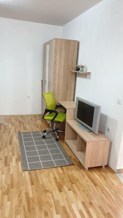Apartments In City Center Kumanovo Esterno foto