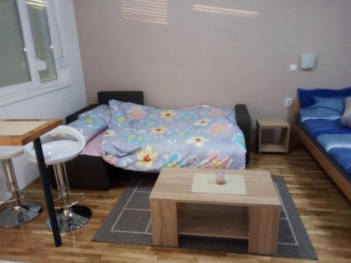 Apartments In City Center Kumanovo Esterno foto